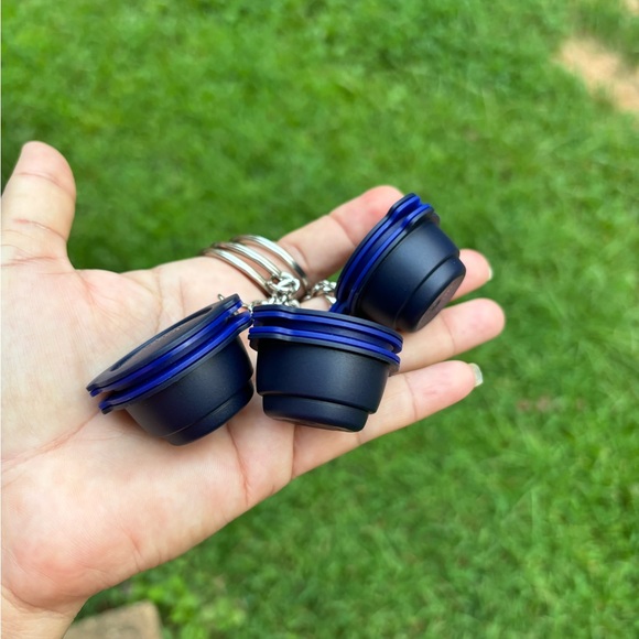 TUPPERWARE KEYCHAINS (3 PIECES SET) - Picture 7 of 16